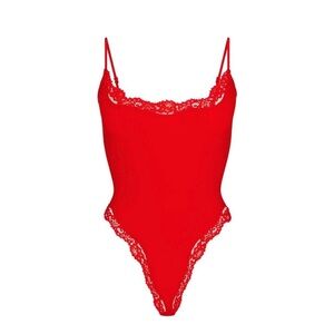 NWT Skims Fits Everybody Lace Cami
Bodysuit SMALL